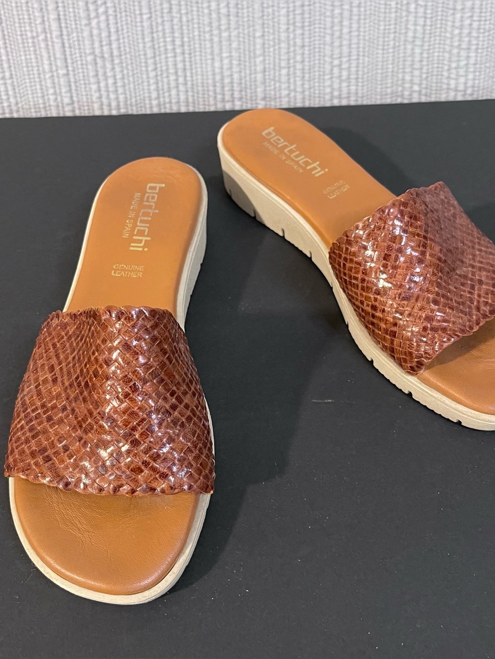 Bertuchi Brown Woven Leather Slide Sandals Made in Spain Womens 41 (9 1/2-10)